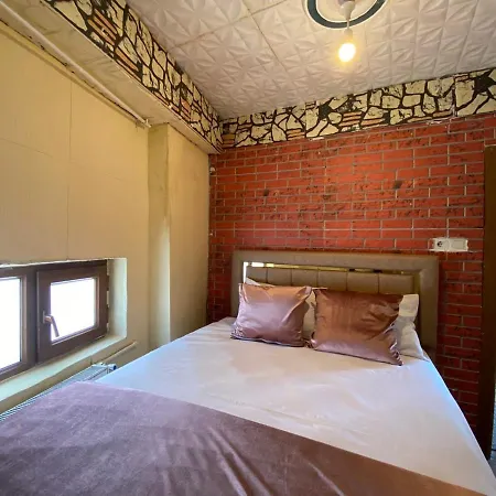 Διαμέρισμα Fascinating Duplex Flat With Classic Beyoglu Architecture 5-Min Walk To Istiklal Avenue Κωνσταντινούπολη
