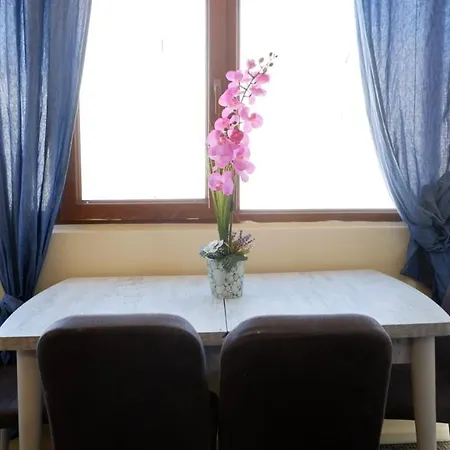 Fascinating Duplex Flat With Classic Beyoglu Architecture 5-Min Walk To Istiklal Avenue Κωνσταντινούπολη