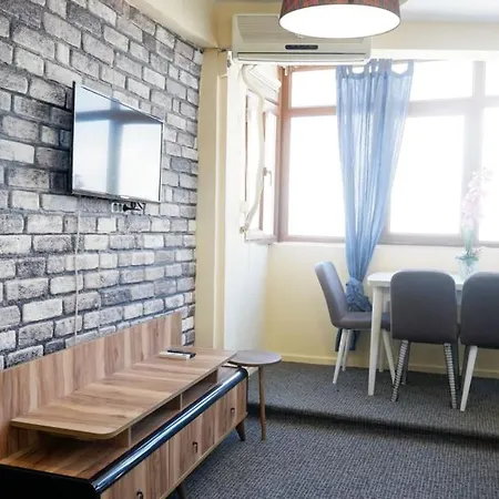 Fascinating Duplex Flat With Classic Beyoglu Architecture 5-Min Walk To Istiklal Avenue Διαμέρισμα *