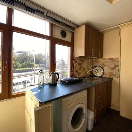 Fascinating Duplex Flat With Classic Beyoglu Architecture 5-Min Walk To Istiklal Avenue Διαμέρισμα *