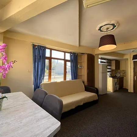 Fascinating Duplex Flat With Classic Beyoglu Architecture 5-Min Walk To Istiklal Avenue Κωνσταντινούπολη