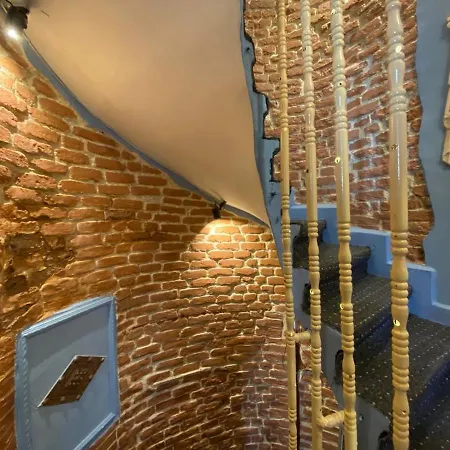 Fascinating Duplex Flat With Classic Beyoglu Architecture 5-Min Walk To Istiklal Avenue * Κωνσταντινούπολη