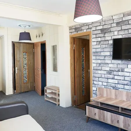 Fascinating Duplex Flat With Classic Beyoglu Architecture 5-Min Walk To Istiklal Avenue * Κωνσταντινούπολη