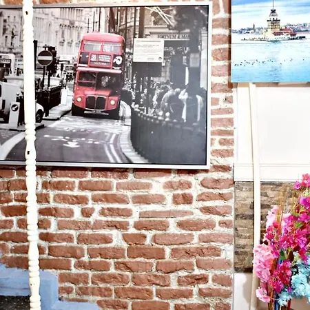 Fascinating Duplex Flat With Classic Beyoglu Architecture 5-Min Walk To Istiklal Avenue *