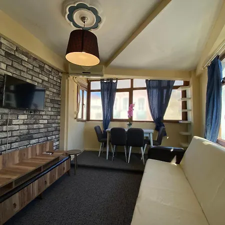 Fascinating Duplex Flat With Classic Beyoglu Architecture 5-Min Walk To Istiklal Avenue *