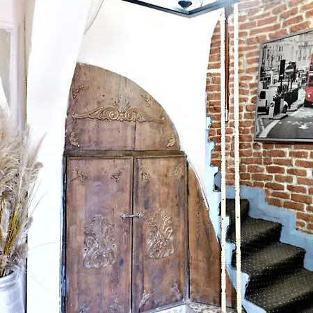 Fascinating Duplex Flat With Classic Beyoglu Architecture 5-Min Walk To Istiklal Avenue Διαμέρισμα