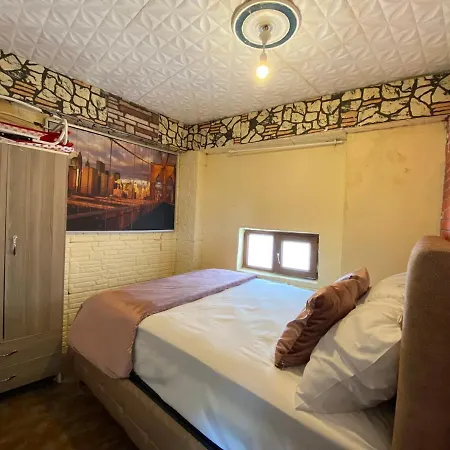 Fascinating Duplex Flat With Classic Beyoglu Architecture 5-Min Walk To Istiklal Avenue