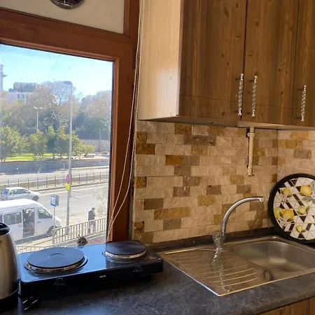Fascinating Duplex Flat With Classic Beyoglu Architecture 5-Min Walk To Istiklal Avenue * Κωνσταντινούπολη